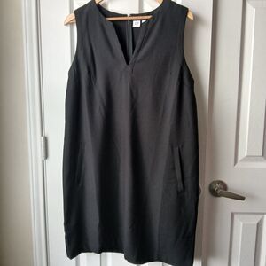 Gap V-neck Sleeveless Black Shift Dress With Pockets Women's Size Large